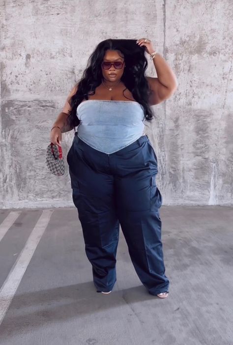 2000 Plus Size Fashion, Corset And Jeans Outfit Plus Size, How To Style Corset Tops Plus Size, Dynamic Plus Size Pose, Sza Concert Outfit Ideas Plus Size, Corset Outfit Black Women Plus Size, Plus Size Big Stomach Outfit, Corset Top Outfit Plus Size, Plus Size Satin Skirt Outfit