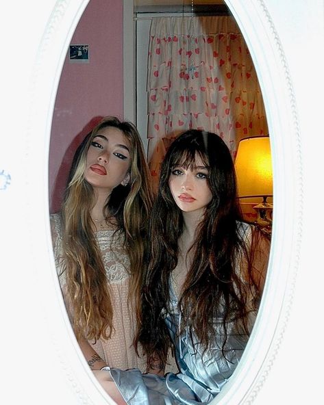 🌷•MALINA•🌷 on Instagram: “Happy birthday to us💕 18 and 21❤️” Malina Weissman, Olivia + Core + Aesthetic, Miss Girl, Teen Actresses, Creative Eye Makeup, Happy Birthday To Us, Instagram Happy Birthday, Hair Photo, Instagram Inspo