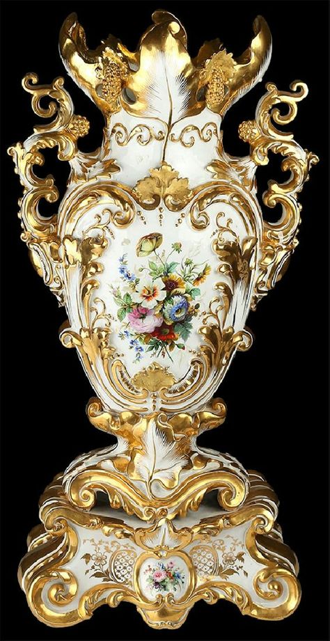 Russian vase in Meissen Rococo style with bouquets of flowers in medallions. Saint Petersburg, Imperial porcelain factory, 1st half of XIX century. Porcelain, pottery, painted in polychrome colours, painted gold. Height: 61 cm; base size: 28x15 cm. Paris Porcelain, Pottery Teapots, Unique Vases, Antique Clocks, China Painting, Chocolate Pots, Antique Porcelain, Beautiful Vase, Porcelain Vase