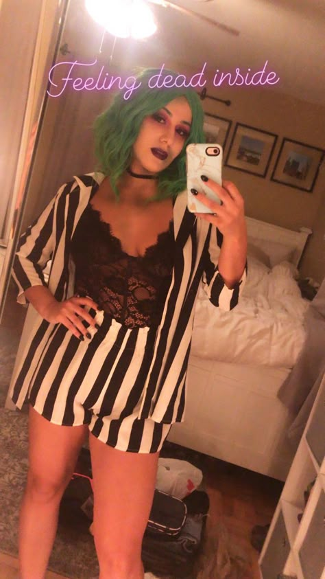 Nettle Juice Costume, Bettle Juice Costume Woman, Beetle Juice Cosplay, Beatle Juice Costume Women, Beetlejuice Costume Female, Beetlejuice Costume Diy, Boochelorette Party, Beetlejuice Outfits, Beetlejuice Halloween Costume