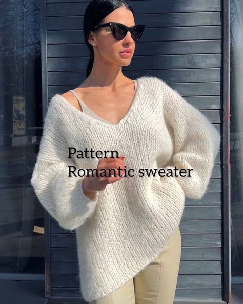 Knitting pattern chunky mohair sweater Mohair jumper pattern Easy knit pullover pattern Oversized sweater pdf Knit Pullover Pattern, Chunky Knit Sweater Pattern, Crochet Sweater Free, Pull Mohair, Jumper Pattern, Mohair Jumpers, Winter Knitwear, Jumper Patterns, Sweater Dress Oversized