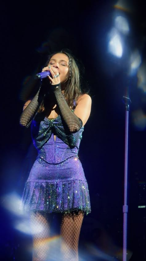 #oliviarodrigo #SOURtour Oliva Rodrigo Purple, Olivia Rodrigo Wearing Purple, Olivia Poster Sour, Sour Tour Olivia Rodrigo, Olivia Rodrigo Obsessed Guts Tour, Olivia Rodrigo Sour Tour, Liv Rodrigo, Olivia Rodrigo Sour, Sour Tour