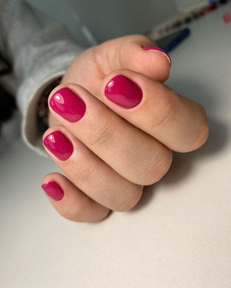 Fall Pink Nails 26 Ideas: A Guide to the Hottest Trends Fall Magenta Nails, Holiday Pink Nails, Fall Pink Nails Shades, Berry Pink Nails, Gel Nail Shapes, Red Pink Nails, Fall Pink Nails, Nail Inspo Ideas, Dusty Pink Nails