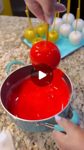 How To Make Candy Apples Easy, Candy Apple Bites, How To Make Candy Apples Step By Step, Dipped Apples, Candy Apples Recipe, Candy Apple Slices Recipe, Caramel For Dipping Apples, Candied Apples, How To Make Red Candy Apples