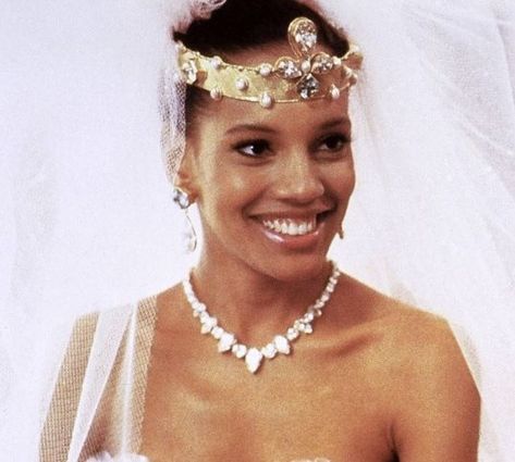 Shari Headley, Dripping Gold, Coming To America, Gold Aesthetic, Celebrities, Gold, Beauty