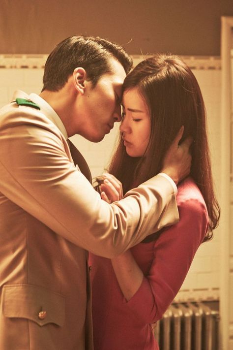 Korean movie - Obsessed Korean Movies To Watch, Lim Ji Yeon, Films To Watch, Outfit Ideas Korean, Korean Movies, Song Seung Heon, Cute Romance, Asian Film, Handsome Asian Men