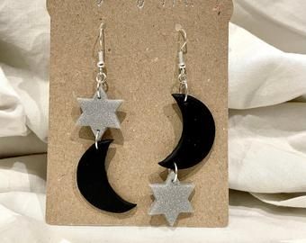 Moon And Star Polymer Clay Earrings, Diy Star Earrings, Star Clay Earrings, Aretes Dark, Polymore Clay Earrings, Polymore Clay, Clay Moon, Celestial Gifts, Resin Accessories