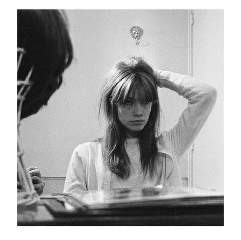 French Girl Hair, French Girl Aesthetic, 70s Girl, 70s Hair, Chloe Rose, Charlotte Rampling, Francoise Hardy, Photographie Inspo, French Girls