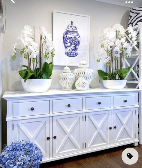 Hamptons Style Living Room, Hampton Furniture, Hamptons Style Decor, Hamptons Furniture, Blue And White Living Room, Luxe Furniture, Hampton Style, Blue White Decor, White Dresser