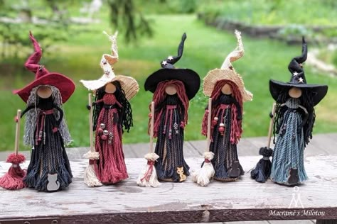 Diy Yarn Dolls, Halloween Witch Dolls, Doll Kitchen, Dolls Handmade Diy, Halloween Dolls, Halloween Arts And Crafts, Yarn Dolls, Special Halloween, Fairy Crafts