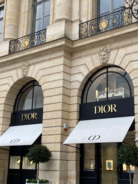 Dior Core, Dior Building, Sarah Aesthetic, Job Goals, Dior Aesthetic, Miranda Priestly, High Fashion Branding, 1 Aesthetic, Trust Fund