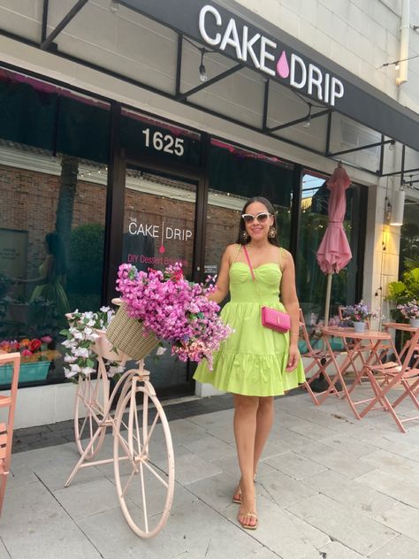 Wearing a Staud lime green dress, YSL hot pink little bag, Gucci sunglasses. #virgo #september #birthdaygirl #birthdayoutfit #birthdaylook Lime Green Bag Outfit, Lime Green Dress Outfit, Green Bag Outfit, Virgo September, Green Dress Outfit, Green Sundress, 2023 Outfits, Lime Green Dress, Green Clutches