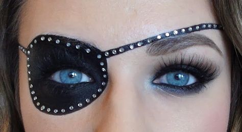 Eye patch makeup alternative gloss:ary - A Beauty Blog: November 2013 Pirate Theme Costume, Diy Eyepatch, Pirate Makeup, Pirate Eye Patch, Girl Pirate, Pirate Costume Diy, Pirate Costumes, Clown Halloween, Pirate Halloween