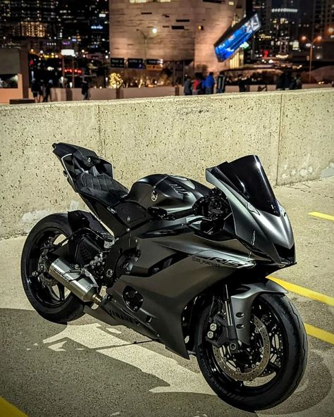 R6 superbike Yamaha R6 Black, Tmax Yamaha, Yamaha R3, Motocross Love, Image Moto, Motorcross Bike, Bike Aesthetic, Yamaha Bikes, Motos Honda