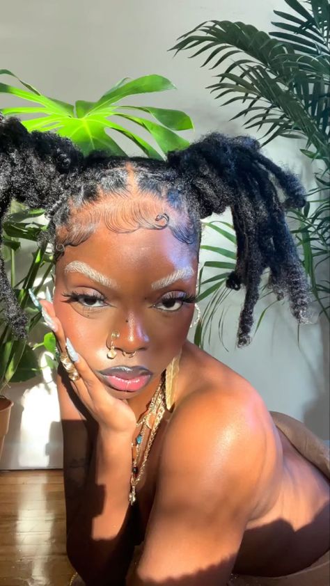 Black Eyeshadow Looks Black Women, Elegant Braided Hairstyles, Blue And Black Braids, Black Braids Hairstyles, Girl With Locs, Afro Goth, Double Buns, Loc Hairstyles, Beautiful Dreadlocks