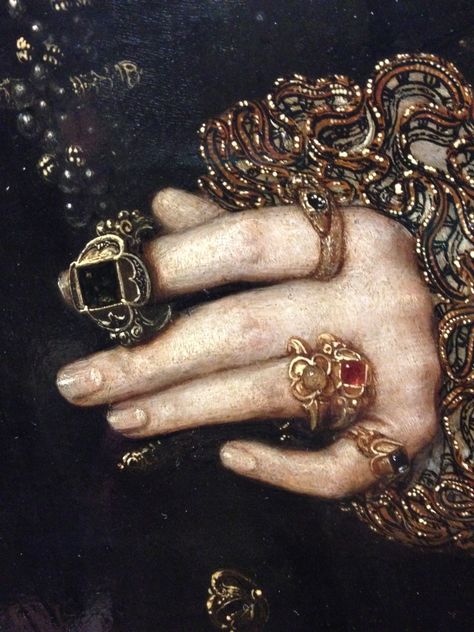 Tudor and Elizabethan rings from National Portrait Gallery Daena Targaryen, Elizabethan Era, Tudor Era, Yennefer Of Vengerberg, Tudor History, Kunst Inspiration, Elizabeth I, National Portrait Gallery, Detail Art