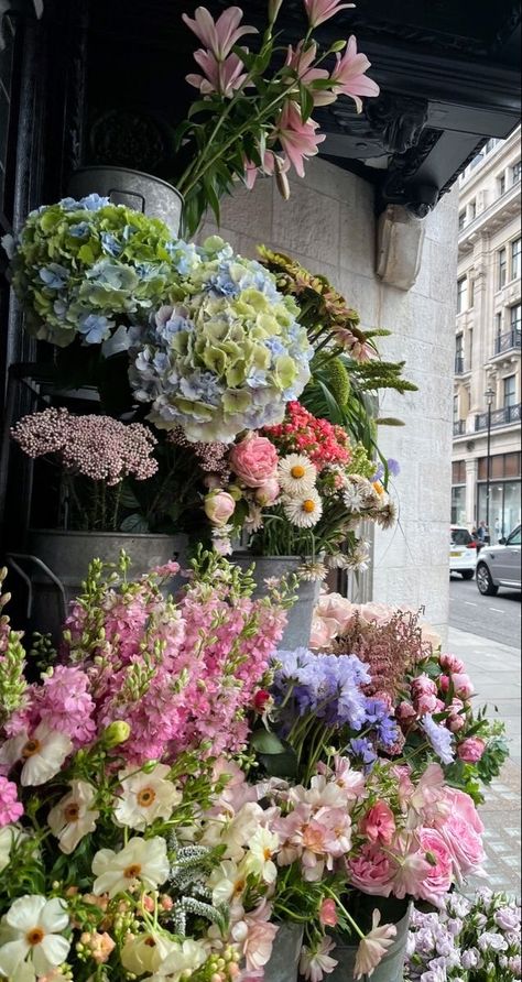 LIGHT ME UP on Tumblr Flower Market Aesthetic, Florist Aesthetic, Florist Garden, London Flowers, Zestaw Ikon, Boquette Flowers, Nothing But Flowers, Liberty London, Flower Therapy