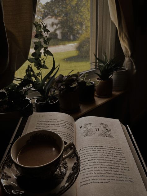 Coffee Dark Academia Aesthetic, Reading With Coffee Aesthetic, Lori Core Aesthetic, Black Academic Aesthetic, Joan Core Aesthetic, Isabellecore Aesthetic, Dark Academia Cooking, Coffee Shop Dark Academia, Mark Core Aesthetic