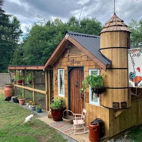 Fine Gallery Of Creative Chicken Coops - I Can Has Cheezburger? Chicken Coops And Gardens, Luxurious Chicken Coop, Craftsman Chicken Coop, Epic Chicken Coop, French Chicken Coop, Double Decker Chicken Coop, Western Town Chicken Coop, Chicken Coop Mansion, Amazing Chicken Coop