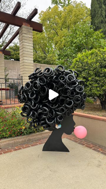 Gabrielle Gonzalez       Gaby's Balloons LLC 🎈 on Instagram: "LOVE the way this turned out 😍🎈What about you!?" Party Decor Ideas For Adults, 260 Balloon Ideas, Memorial Balloons, Baloon Art, Balloon People, Ballon Art, Balloons Art, Balloon Mosaic, Party Balloons Diy