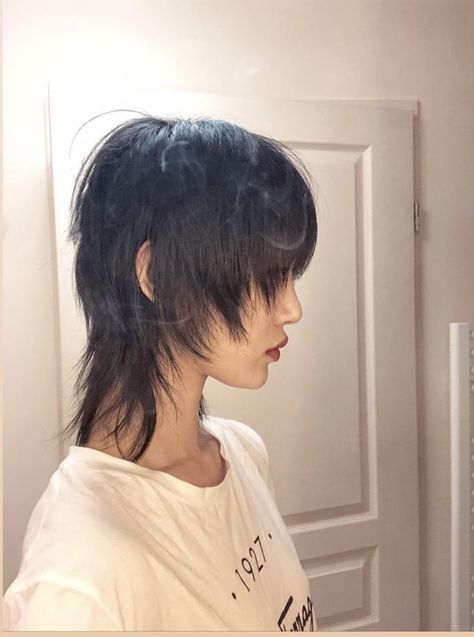 Mullet Hairstyle Women Asian, Japanese Mullet, Jellyfish Cut, Cool Icons, Jellyfish Haircut, Sora Choi, Mullet Haircut, Hair Inspiration Short, Shot Hair Styles