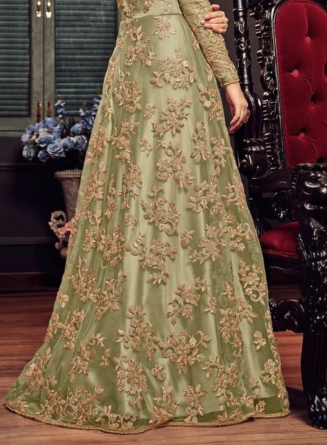 Green Bridal Dress, Pakistani Engagement, Pakistani Engagement Dresses, New Stylish Dress, Bridal Anarkali, Shadi Dresses, Pakistani Formal Dresses, Desi Wedding Dresses, Pakistani Dresses Casual