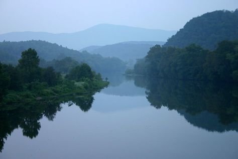 As you can see, the combination of the James River along with the Blue Ridge Mountains makes for a vision that belongs on a postcard. Virginia Vacation, James River, Virginia Is For Lovers, Blue Ridge Parkway, The James, Blue Ridge Mountains, Big Island, In The Mountains, Blue Ridge