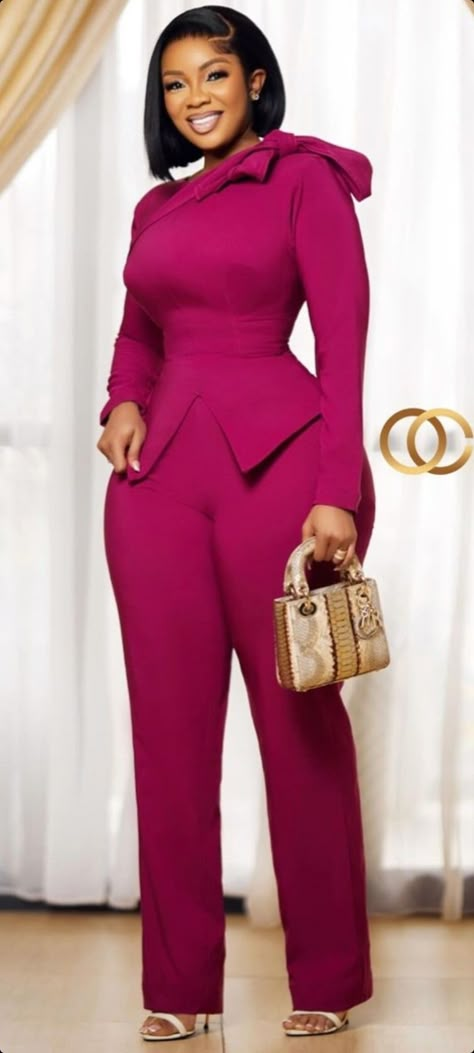 Cooperate Jumpsuit For Ladies, Corporate Trouser And Top For Ladies, Business Chic Outfits Professional Women Classy, Two Piece Graduation Outfit, Flashy Outfits, Clothe Designs, Serwaa Amihere, Official Outfits, Corporate Wears