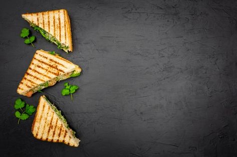 Triangular sandwiches on slate with copy... | Premium Photo #Freepik #photo #food #space #bread #flat Sandwich Party, Sandwich Pictures, Food Background Wallpapers, Sandwich Menu, Salmon Sandwich, Avocado Spread, Cold Sandwiches, Party Sandwiches, Toast Sandwich