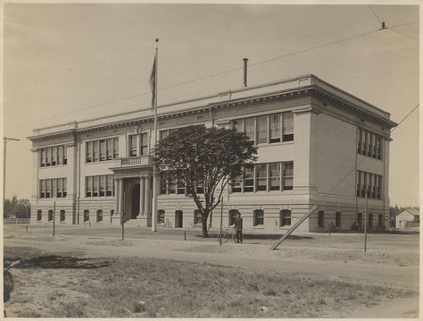 #TBT: This is Kern County High School, as seen in this undated photograph. Courtesy of the California History Room, California State Library, Sacramento, California. History Room, Kern County, California History, Sacramento California, California State, Throwback Thursday, Sacramento, High School, California