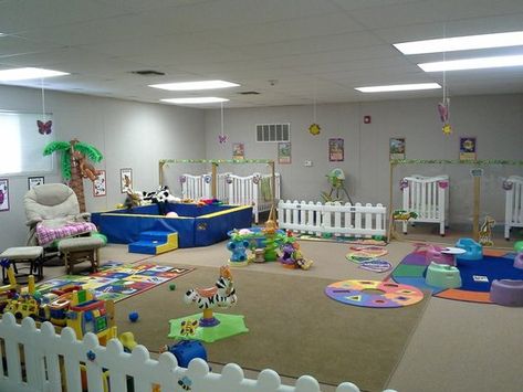 Infant room! I love it all! The little "circle time" spots, the padded play area, the gated off swing... Infant Room Ideas, Daycare Room Ideas, Infant Room Daycare, Infant Toddler Classroom, Daycare Setup, Daycare Nursery, Home Daycare Ideas, Infant Daycare, Childcare Rooms