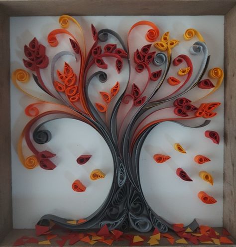 Paper Quilling Paper Quilled Turkey, Fall Paper Quilling, Paper Quilling Halloween, Hedgehog Quilling, Fall Quilling Ideas, Autumn Quilling, Fall Quilling, Quilling Trees, Fall Tree Art