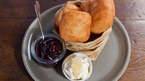 Recipes | Māori Television Maori Fry Bread Recipe, Kiwi Treats, Fiji Recipes, Honey Whipped Cream, Fish Batter, Fried Bread Recipe, Fried Bread, New Zealand Food, Family Dishes