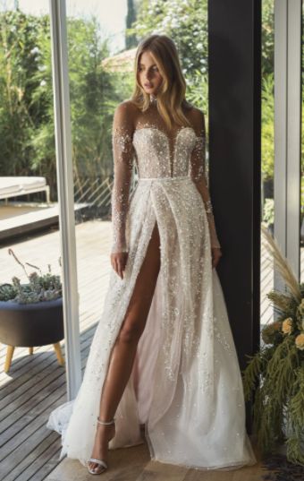 Lee Petra Grebenau, Outfit Collection, Dream Wedding Ideas Dresses, Stunning Wedding Dresses, Sleeve Wedding Dress, Luxury Bridal, Tulle Wedding, Wedding Dress Inspiration, Bridal Designs