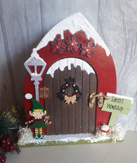 Grinch Christmas Door Decorations, Christmas Door Decorations Classroom, Grinch Christmas Door, Christmas Door Design, Wooden Fairy, Christmas Classroom Door, Elf Door, Diy Classroom Decorations, Fairy House Diy