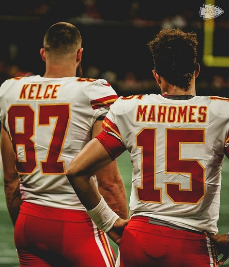 Lots of talent in this one photo...this might be our year people. Patrick Mahomes And Travis Kelce, Chiefs Aesthetic, Football Chiefs, Kc Cheifs, Kelce Chiefs, Chiefs Wallpaper, Football Super Bowl, Nfl Chiefs, Red Kingdom