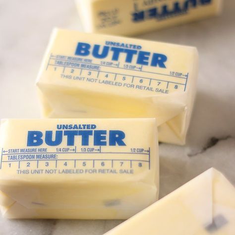 Salted vs. Unsalted Butter and which one YOU should always be using! Butter Measurements, Oatmeal Fudge Bars, Buttered Vegetables, Handle The Heat, Measuring Ingredients, Fudge Bars, Shortening, Baking Tips, How To Make Bread