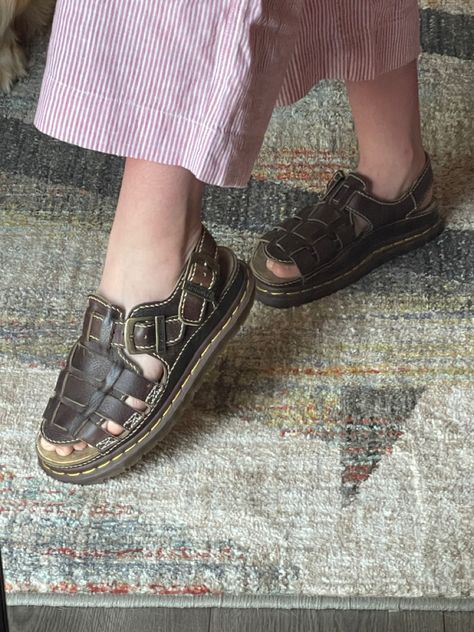 Dark brown sandals, fisherman sandals, vintage doc martens, dr martens sandals Brown Fisherman Sandals, Fisherman Sandals Outfit, Doc Sandals, Sperry Outfit, Doc Marten Sandals, Sandals Aesthetic, Thrift Manifestation, Leather Fisherman Sandals, Vintage Fisherman