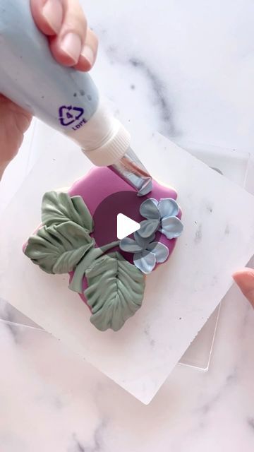 Royal Icing Hydrangea Flowers, Drop Flower Piping Tips, Petal Tip Cake Decorating, Piping Leaves, Leaf Piping Tip, Flower Icing Tips, Business Cookies, Frosting Decorating, Giant Leaves