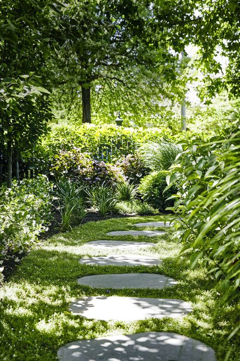 Before & After: A Two-Faced Victorian Garden with a Secret Victorian Gardens, Areas Verdes, Victorian Garden, Australian Garden, Stone Path, Contemporary Garden, Have Inspiration, Garden Pathway, Cactus Y Suculentas