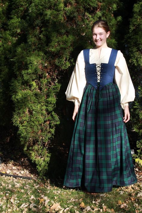 Celtic Inspired Outfits, Traditional Celtic Clothing, Celtic Outfit, Celtic Clothes, Scottish Clothes, Traditional Scottish Clothing, Scottish Outfit, Celtic Fashion, Celtic Dress