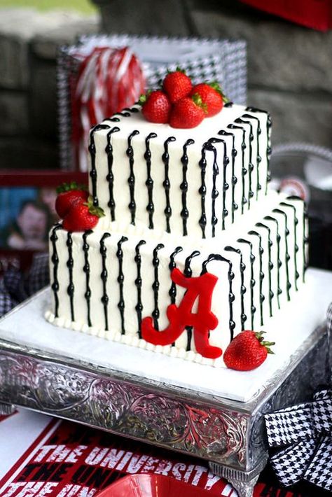 Alabama Grooms Cake, Alabama Birthday Cakes, Alabama Cake, Alabama Cakes, Blackberry Cake Recipe, Groom Cakes, Alabama University, Chocolate Hazelnut Cake, Blackberry Cake