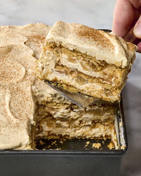 Dessert With Caramel, Baked Caramel Apples, Icebox Cakes, Ice Box Cake, Cake Bars Recipe, Icebox Cake Recipes, Baked Caramel, Excited For Fall, Canned Apple Pie Filling