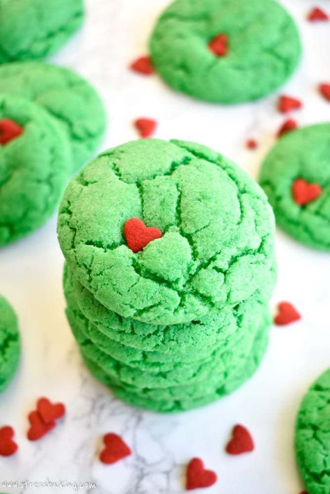 Grinch Crinkle Cookies, Christmas Cookies Grinch, Cakey Cookies, Grinch Cookies, Cookies Royal Icing, Mint Chocolate Chip Cookies, Ginger Molasses Cookies, Chocolate Sugar Cookies, Mint Cookies