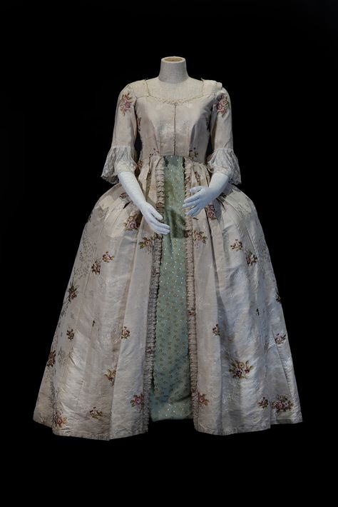 1740s Fashion Scotland, 1740s Dress, 1740s Fashion, Jewel Beetle, Bonnie Prince Charlie, Virtual Exhibition, Scottish History, Wings Dress, Jumper Designs