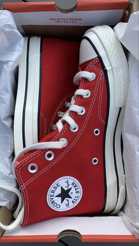 Zapatillas All Star, Cute Converse Shoes, Converse Aesthetic, Cute Converse, Trendy Shoes Sneakers, Dr Shoes, Red Converse, Hype Shoes, Shoe Inspo