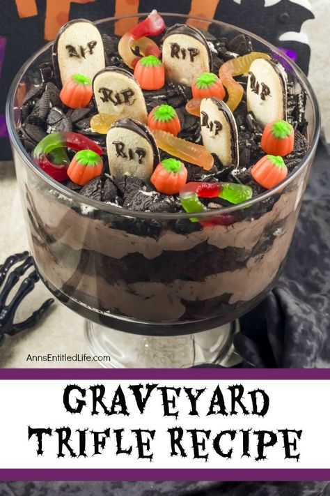 Halloween Chocolate Trifle, Halloween Trifle Ideas, Halloween Trifle Desserts, Halloween Trifle, Halloween Dessert Recipe, Halloween Dessert Recipes Easy, Halloween Themed Desserts, Halloween Deserts, Graveyard Scene