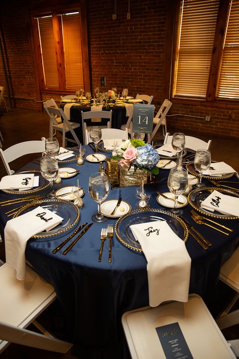 White Table Cloth With Gold Runner, Champagne Gold And Blue Wedding, Navy Blue Reception Decor, Blue Dinner Party, Champagne Gold Bridesmaid Dresses, Gold Summer Wedding, Navy White Wedding, Navy Gold Wedding, Navy Blue And Gold Wedding