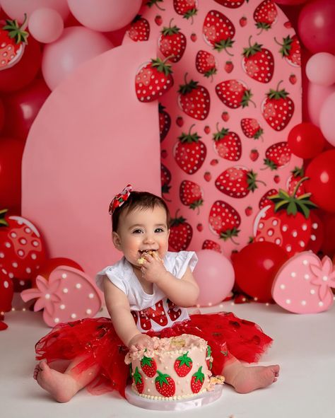 This little “Sweet One” came in smiling, and I knew it was going to be the sweetest cake smash photo session! #sweetone #strawberry #berrysweet #cakesmash #cakesmashphotography #cakesmashphotographer #njchildphotographer #njchildrensphotographer Strawberry Theme Photoshoot Baby, Strawberry Theme Smash Cake, Berry 1st Birthday Photoshoot, Strawberry Photoshoot Baby, Strawberry Themed Birthday Cake, Strawberry First Birthday Pictures, Strawberry Baby Photo Shoot, Strawberry Shortcake Photoshoot, Berry First Birthday Photoshoot