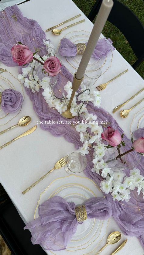 Purple Pink And Gold Quince, Bridgeton Centerpieces, Tea Party Bouquet, Cute Party Table Set Up, Pink Birthday Table Decorations, Bridal Shower Decorations Lavender, Lavender 21st Birthday Ideas, Color Scheme Party Ideas, Purple Tea Party Aesthetic